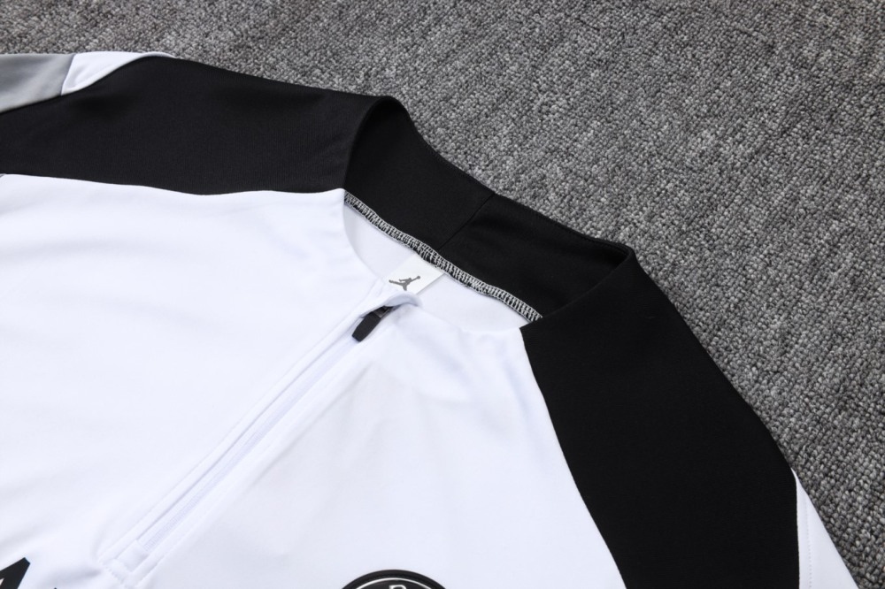 2026 Paris Off-white Long-sleeved half-pull training kit