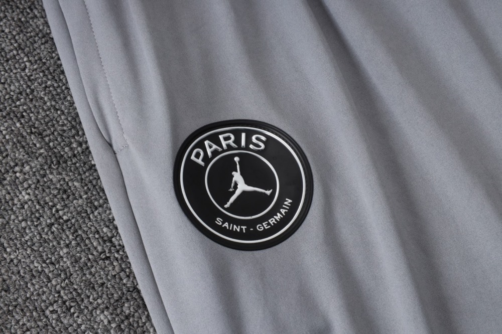 2026 Paris Off-white Long-sleeved half-pull training kit