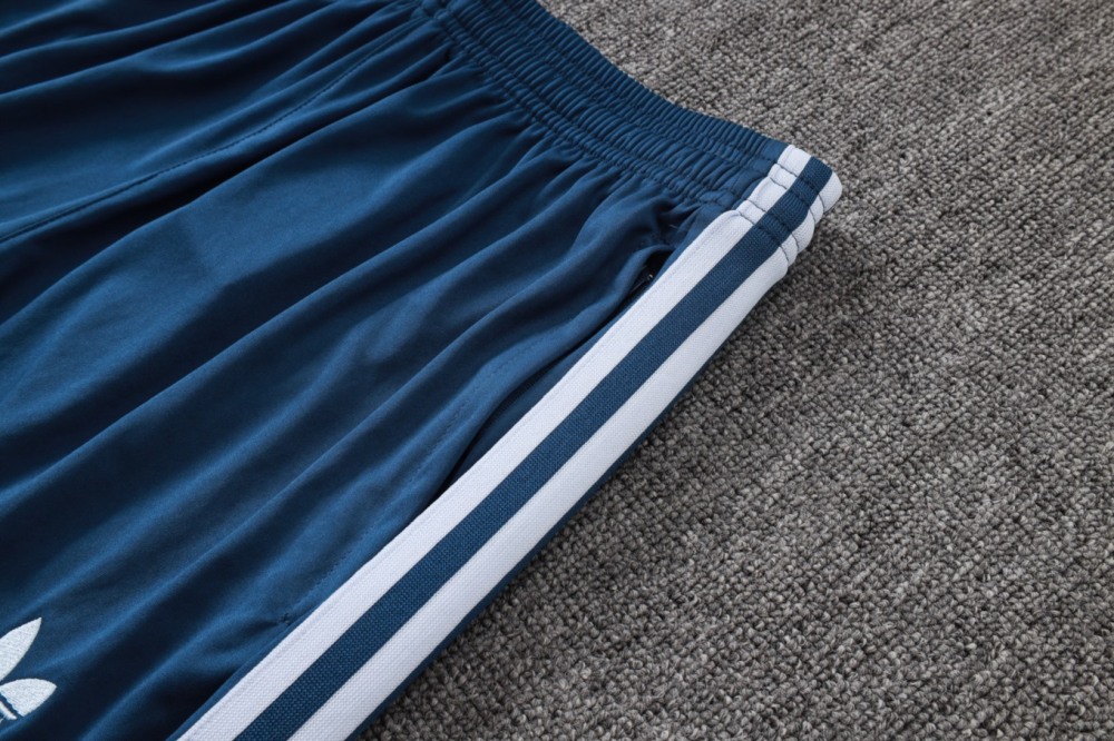 2026 Italy Light blue Long-sleeved half-pull training kit