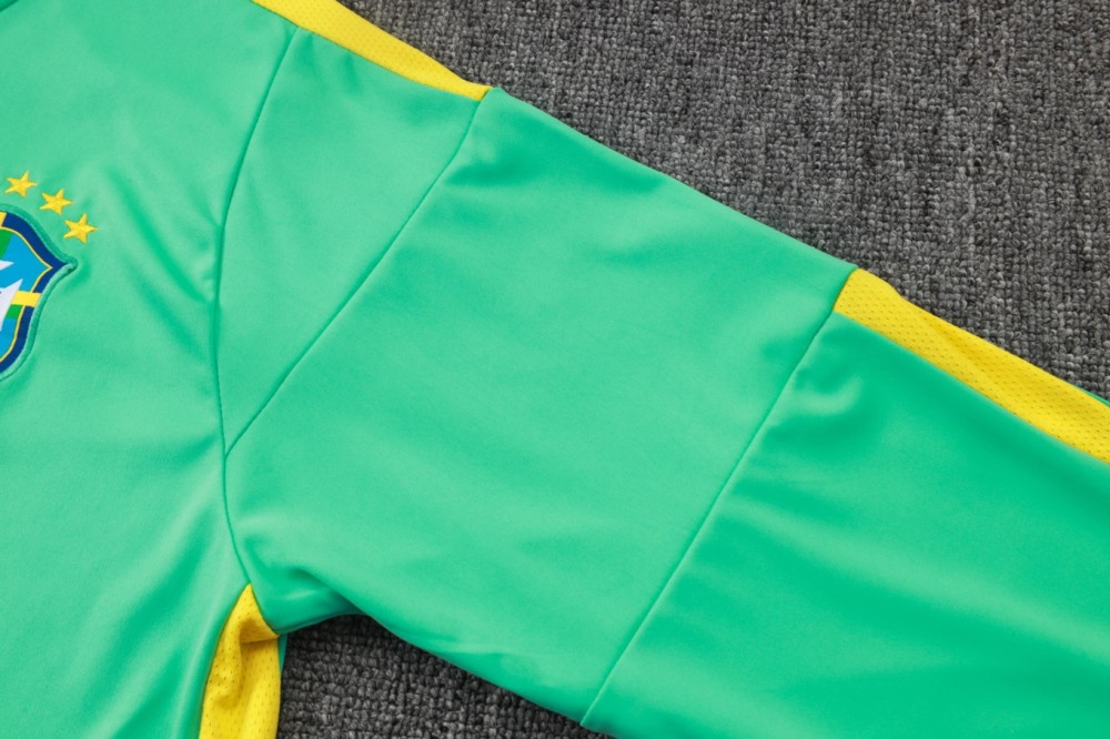 2026 Brazil Light green Long-sleeved half-pull training kit
