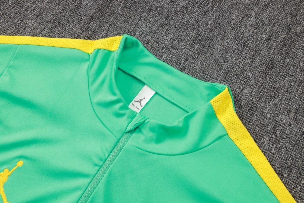 2026 Brazil Light green Long-sleeved half-pull training kit