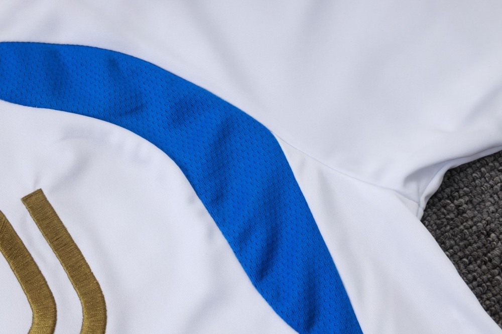 2026 Juventus White Long-sleeved half-pull training kit