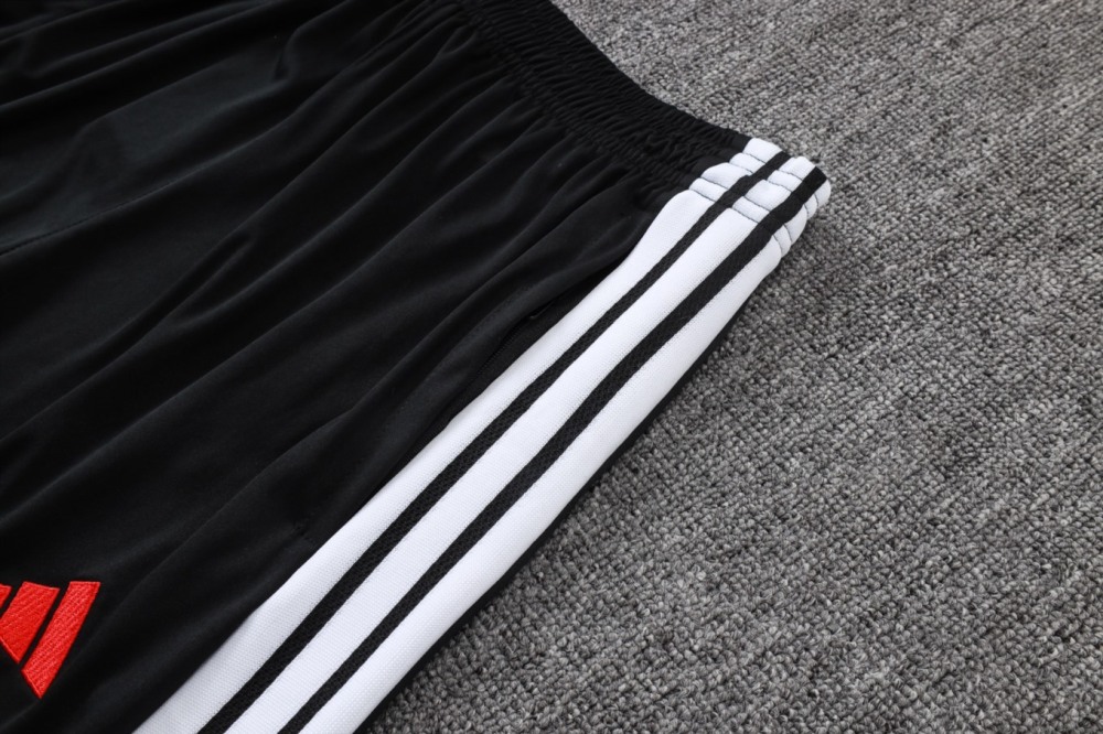 2026 Liverpool Black Long-sleeved half-pull training kit