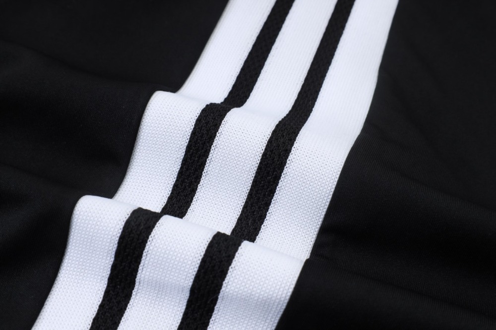 2026 Liverpool Black Long-sleeved half-pull training kit