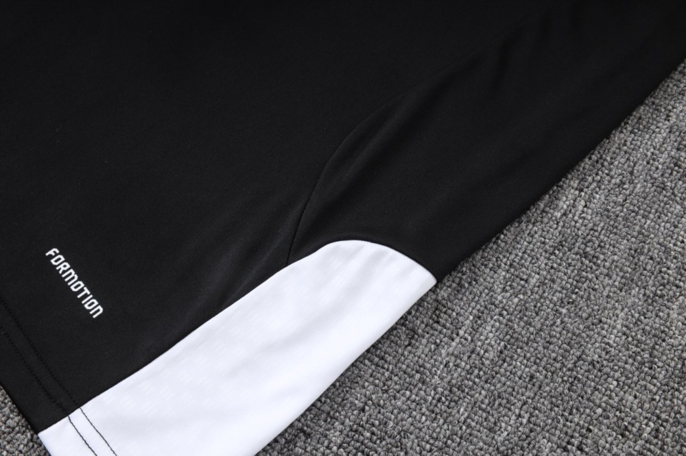 2026 Liverpool Black Long-sleeved half-pull training kit