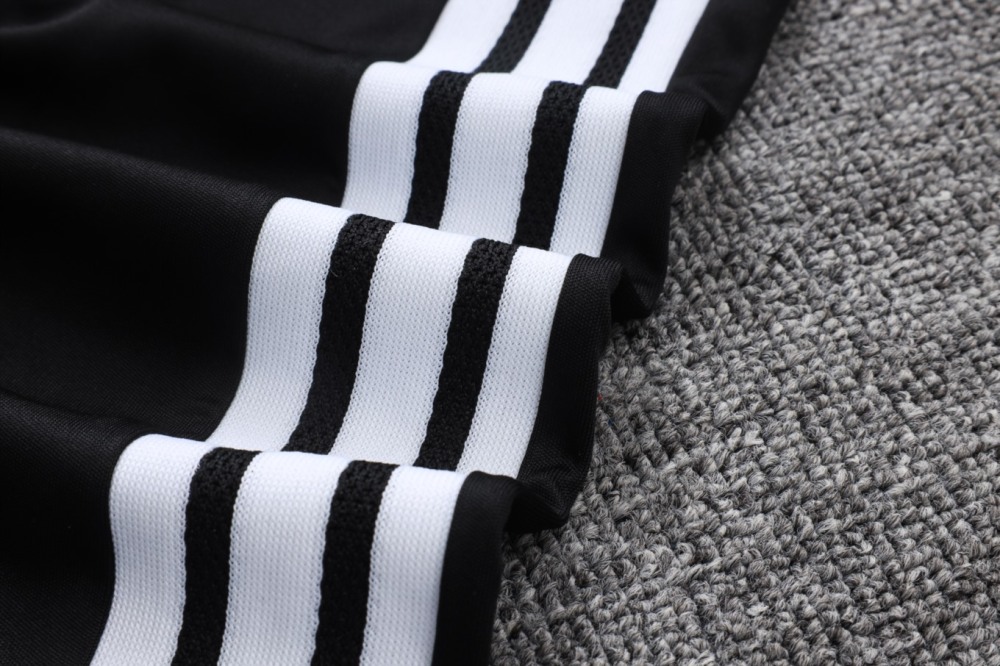 2026 Liverpool Black Long-sleeved half-pull training kit