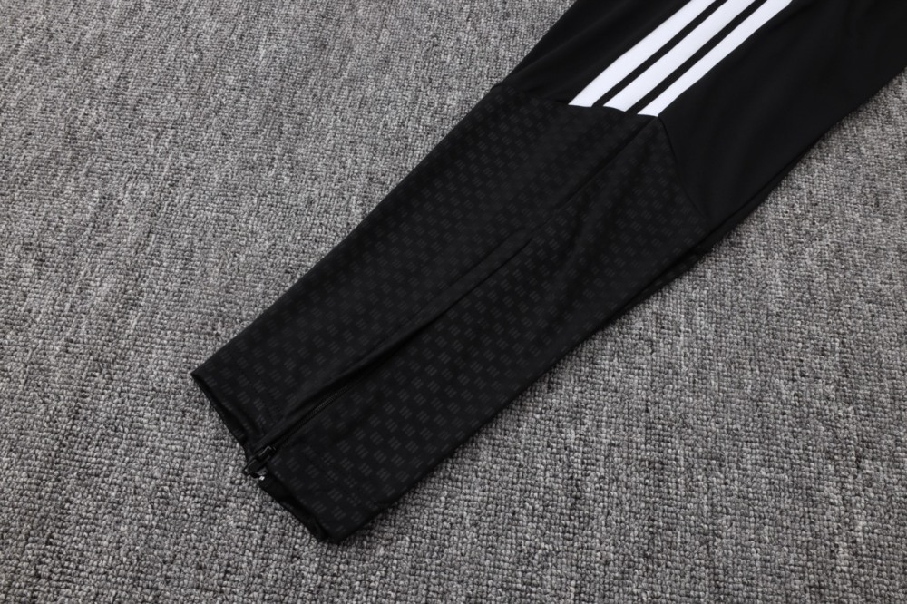 2026 Liverpool Black Long-sleeved half-pull training kit