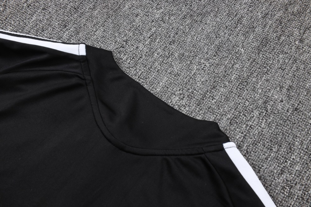 2026 Liverpool Black Long-sleeved half-pull training kit