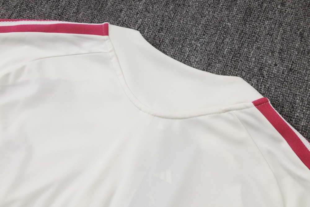 2026 Real Madrid Beige Long-sleeved half-pull training kit