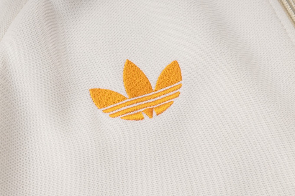 2026 Bayern Munich Beige Jacket Training Suit Set