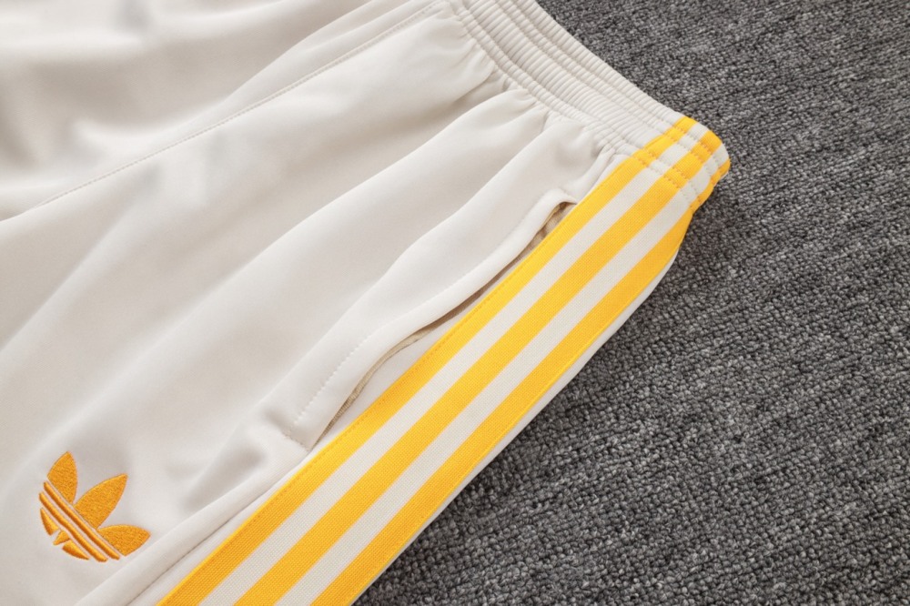 2026 Bayern Munich Beige Jacket Training Suit Set
