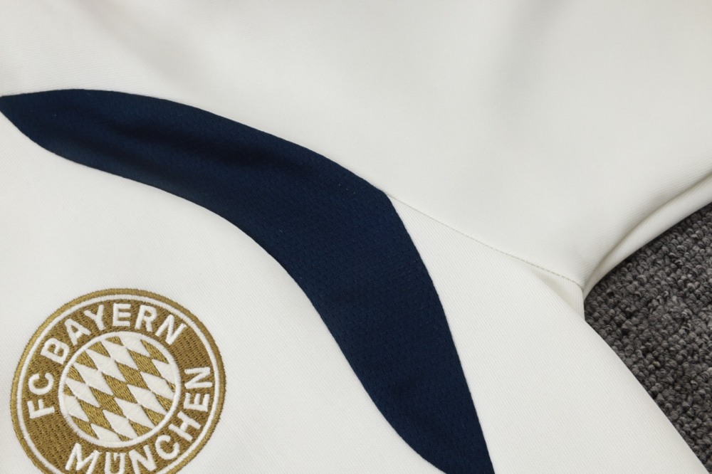 2026 Bayern Munich Beige Jacket Training Suit Set