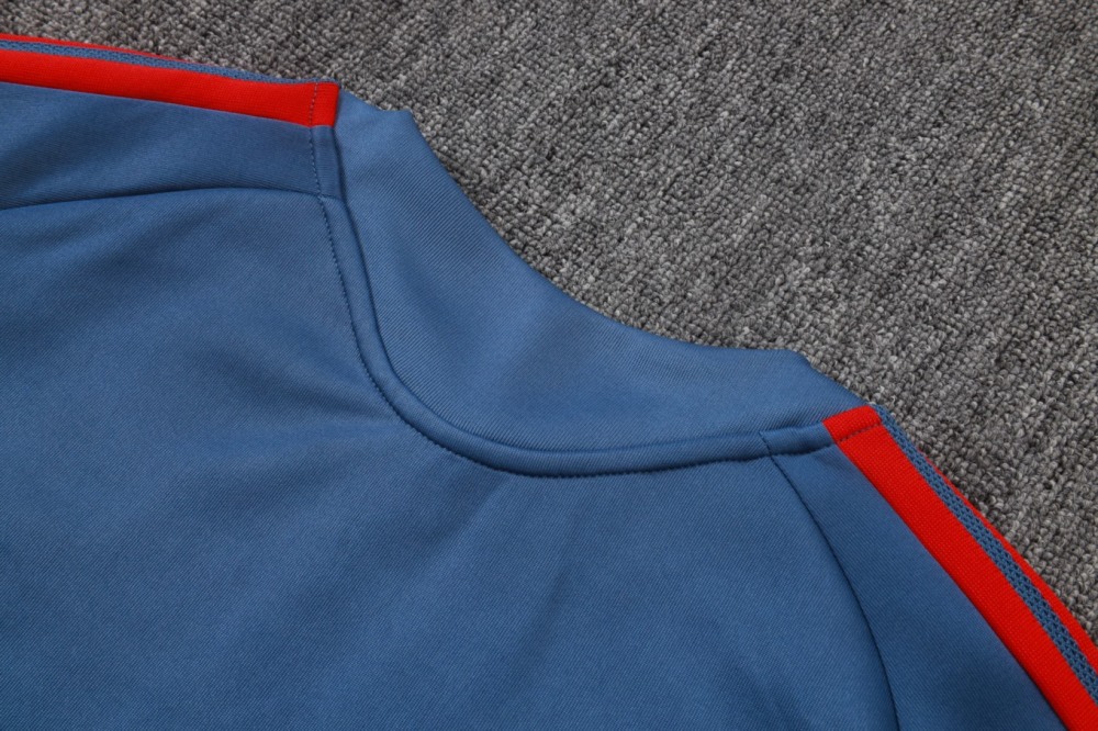 2026 Bayern Munich Medium Blue Jacket Training Suit Set