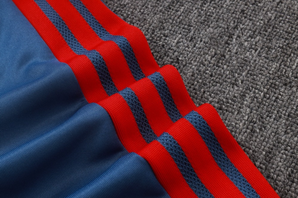 2026 Bayern Munich Medium Blue Jacket Training Suit Set