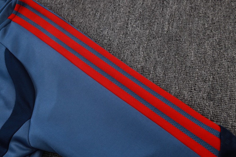 2026 Bayern Munich Medium Blue Jacket Training Suit Set
