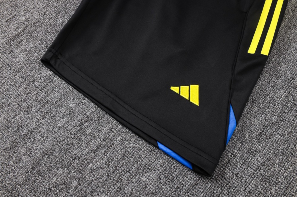 2026 Manchester United Black Training Set Shirt and Shorts