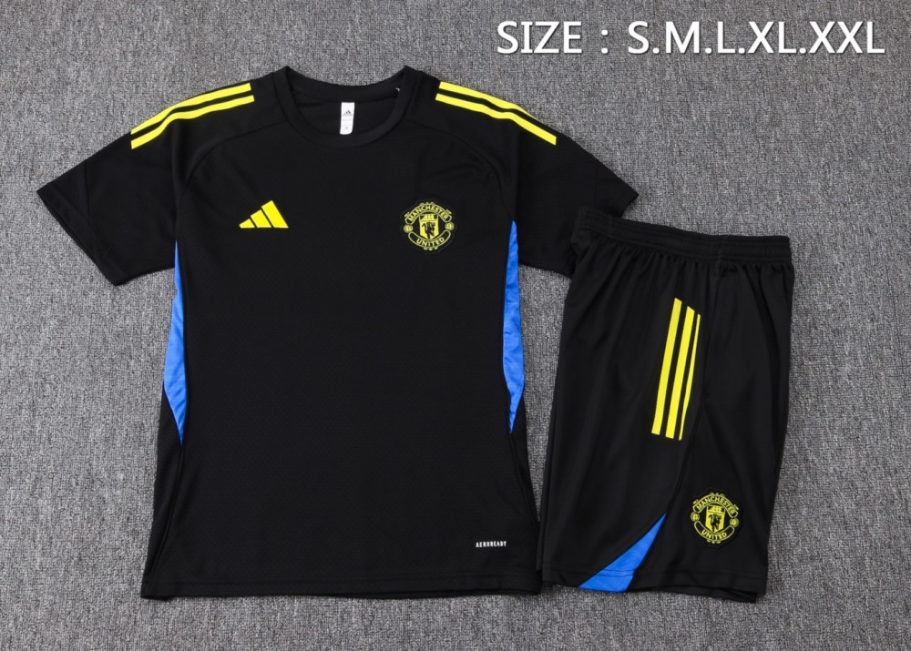 2026 Manchester United Black Training Set Shirt and Shorts