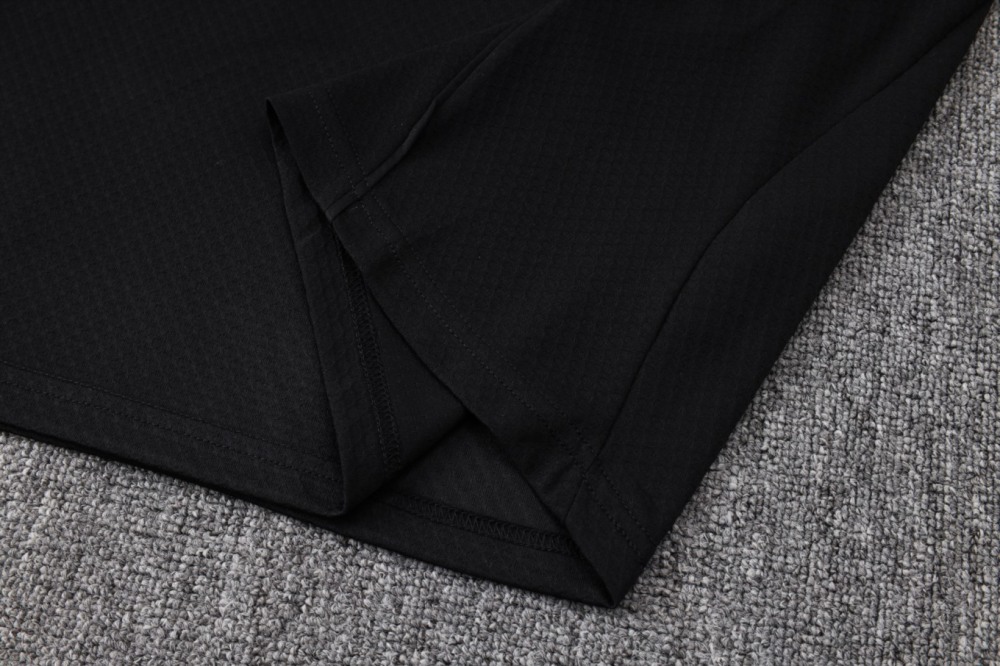 2026 Manchester United Black Training Set Shirt and Shorts