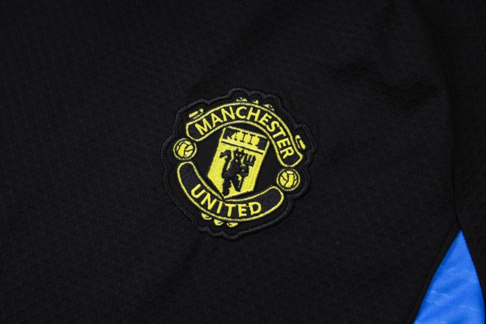2026 Manchester United Black Training Set Shirt and Shorts