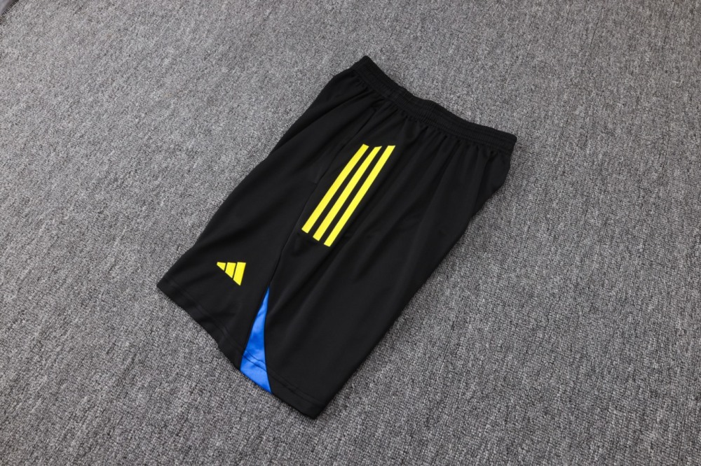 2026 Manchester United Black Training Set Shirt and Shorts