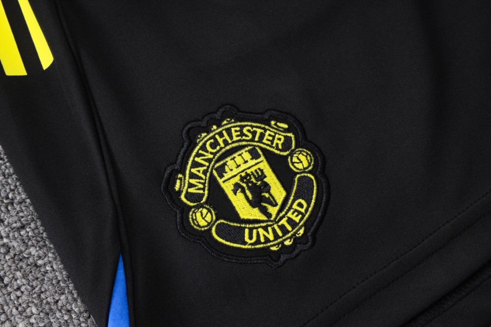 2026 Manchester United Black Training Set Shirt and Shorts