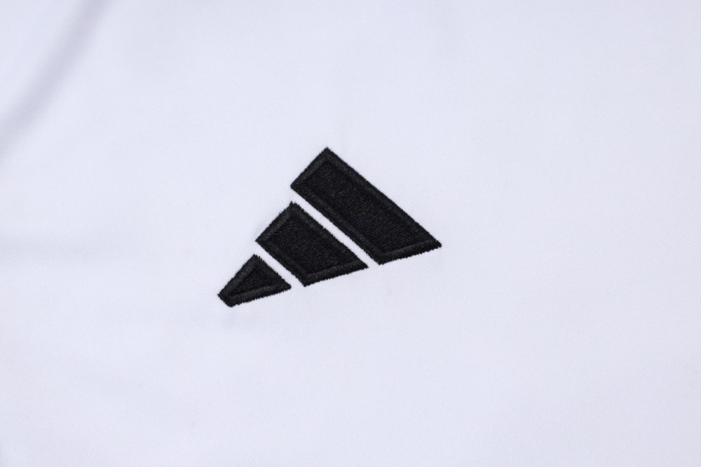 2026 Manchester United White Training Set Shirt and Shorts