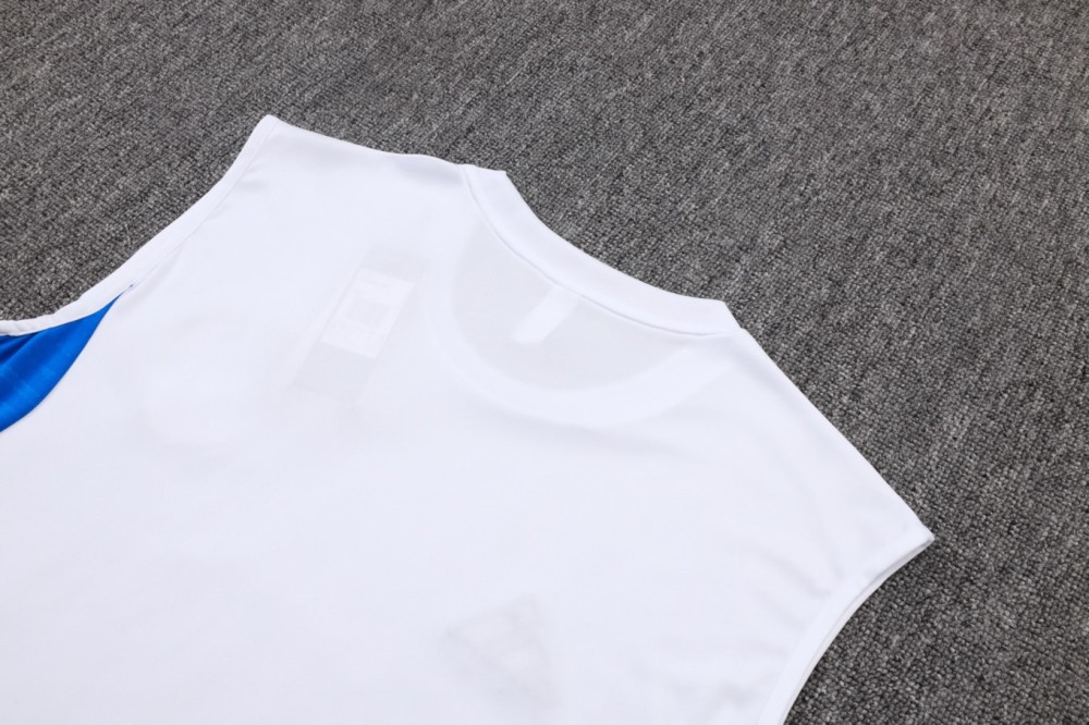 2026 Manchester United White Training Set Shirt and Shorts