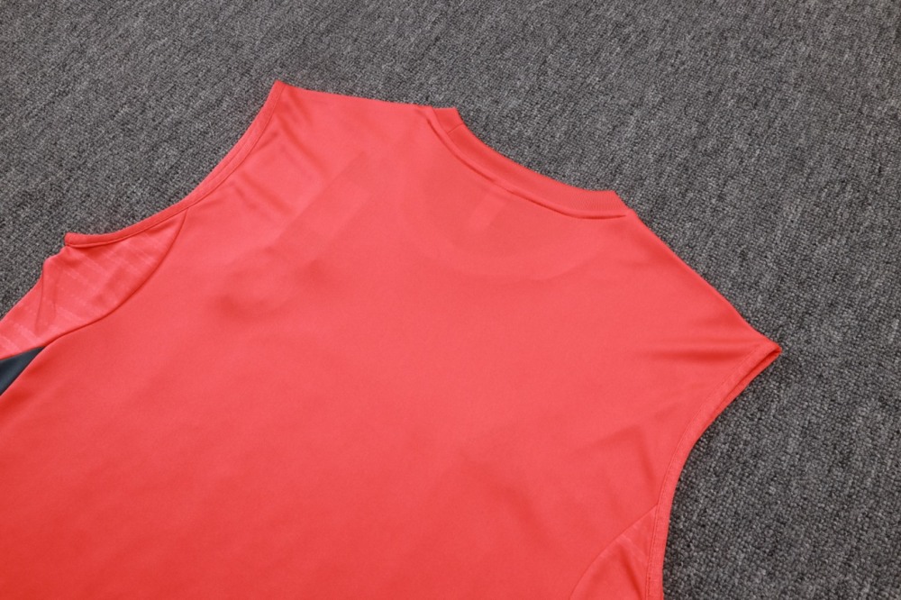2026 Bayern Munich Orange Training Set Shirt and Shorts