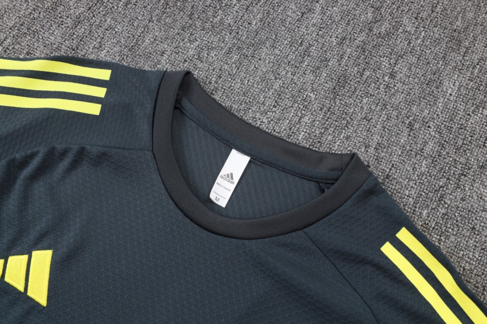 2026 Real Madrid Charcoal gray Training Set Shirt and Shorts