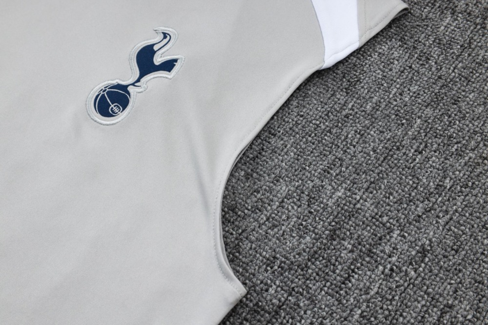 2026 Tottenham Light green Training Set Shirt and Shorts