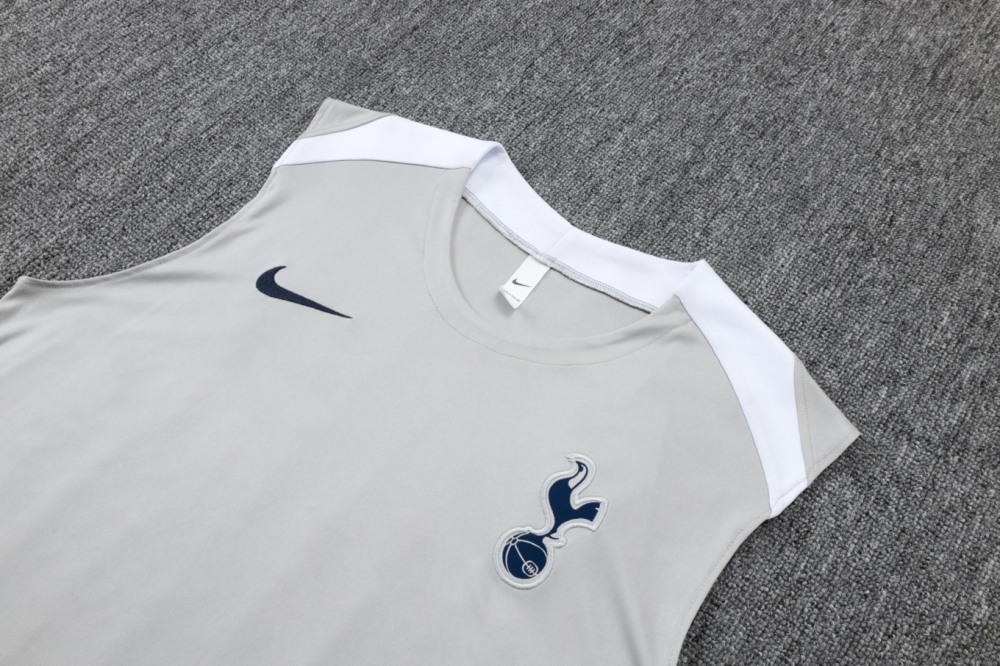 2026 Tottenham Light green Training Set Shirt and Shorts