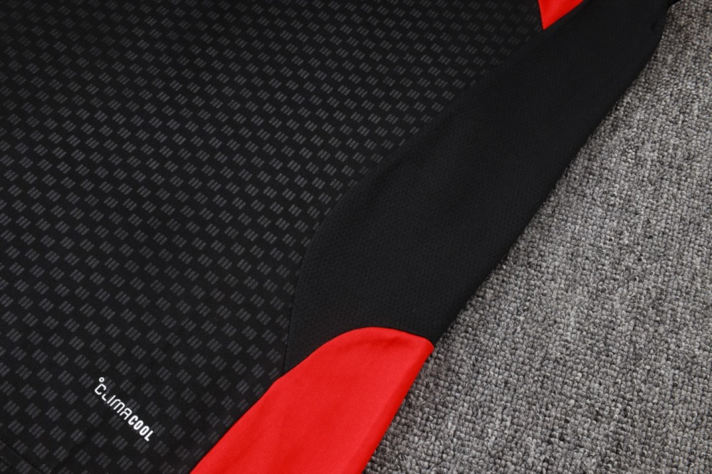 2026 Manchester United Black Training Set Shirt and Shorts