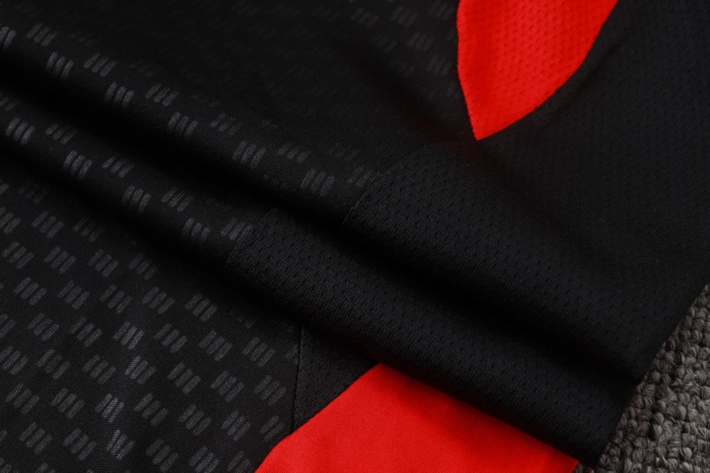 2026 Manchester United Black Training Set Shirt and Shorts