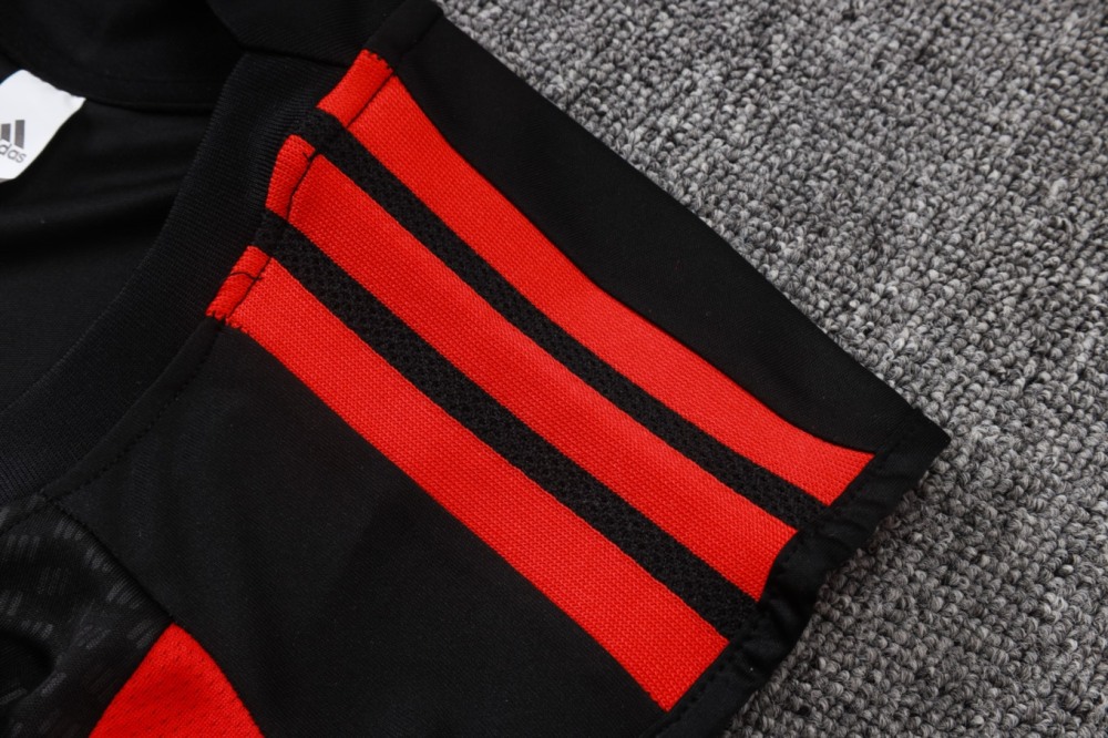 2026 Manchester United Black Training Set Shirt and Shorts
