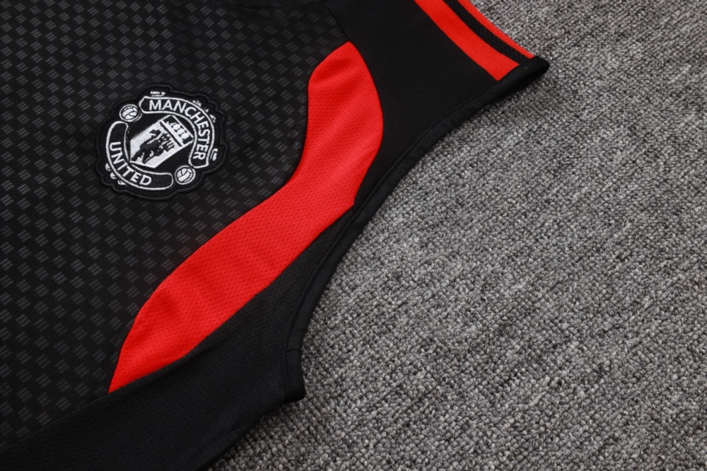 2026 Manchester United Black Training Set Shirt and Shorts