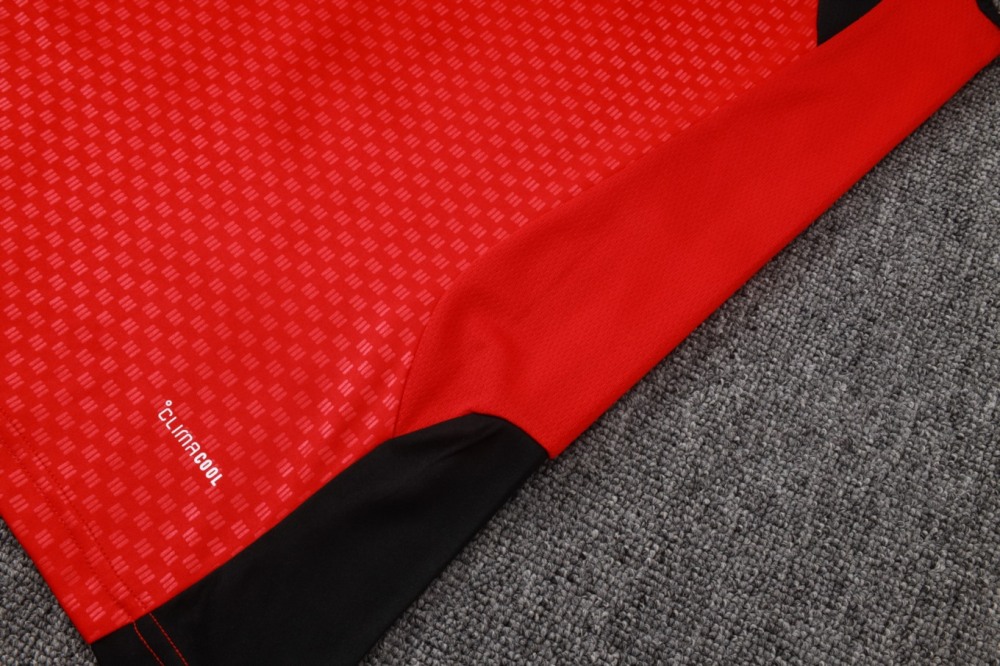 2026 Manchester United Red Training Set Shirt and Shorts