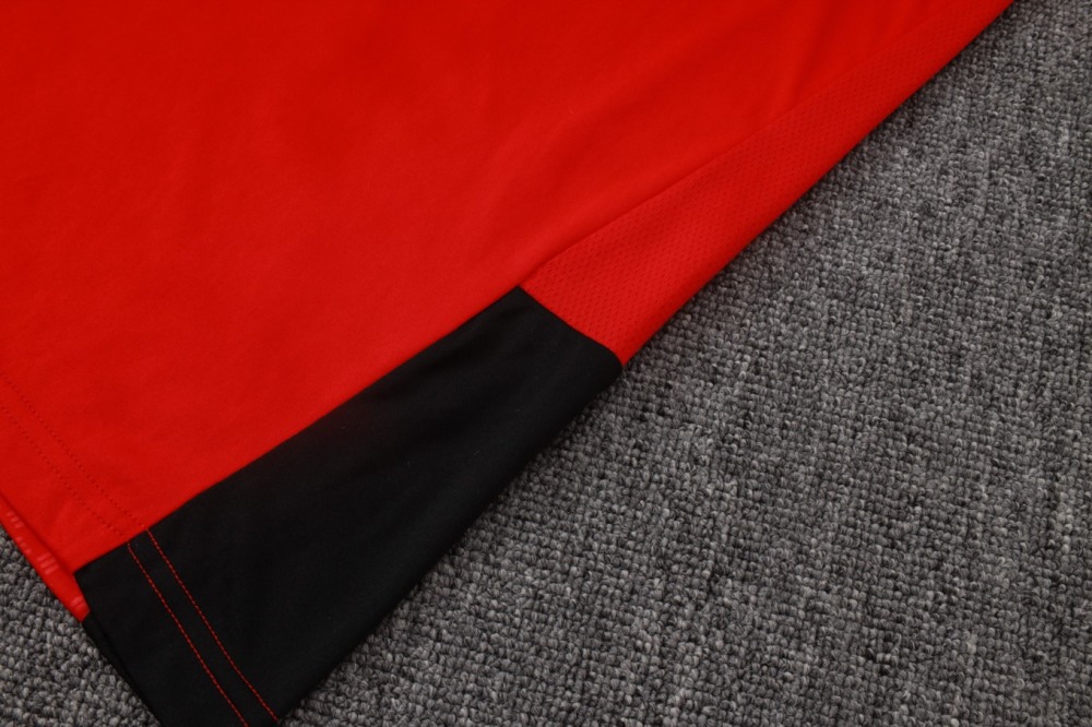 2026 Manchester United Red Training Set Shirt and Shorts