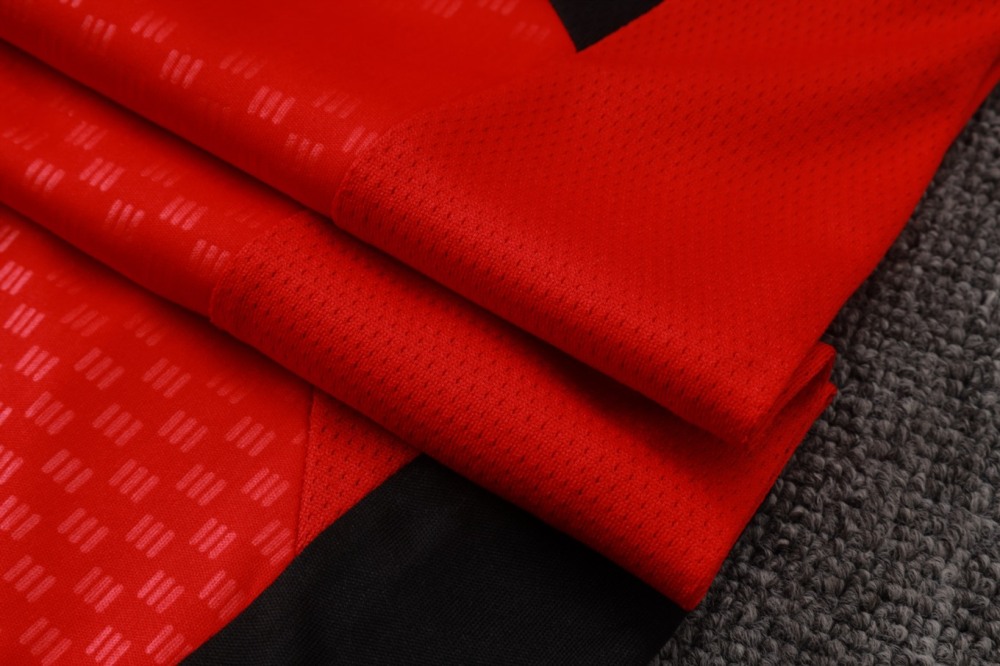 2026 Manchester United Red Training Set Shirt and Shorts