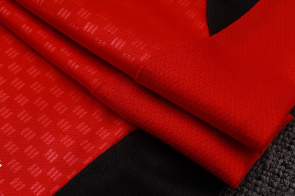 2026 Manchester United Red Training Set Shirt and Shorts