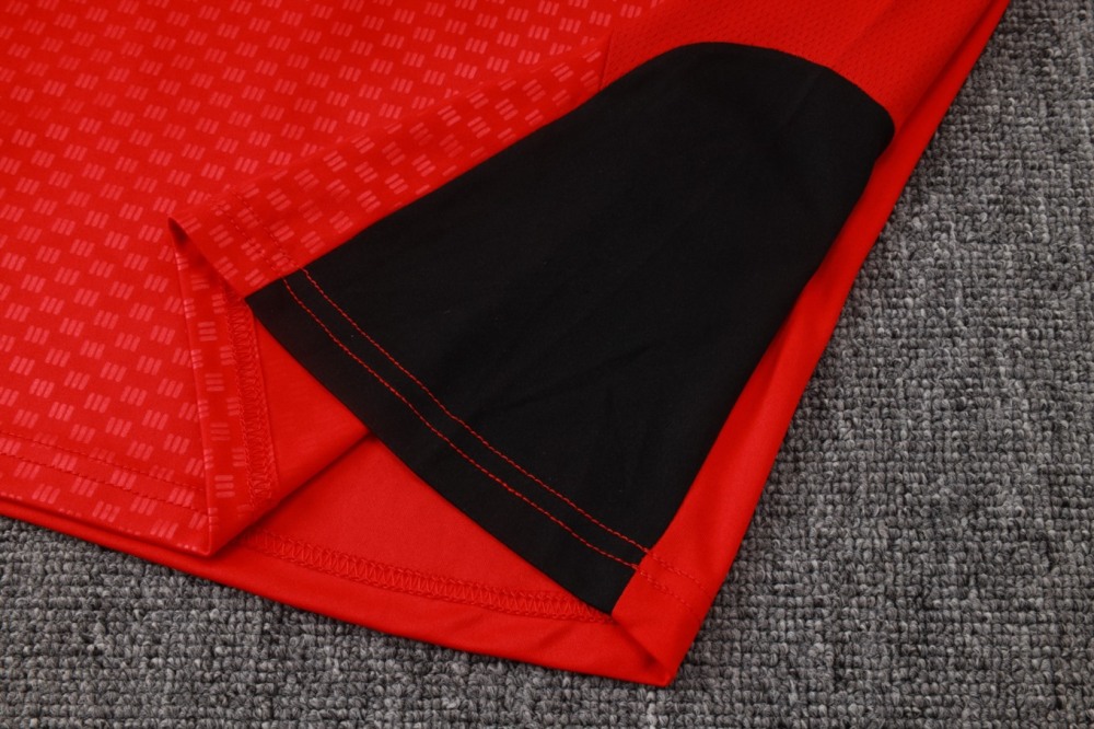 2026 Manchester United Red Training Set Shirt and Shorts