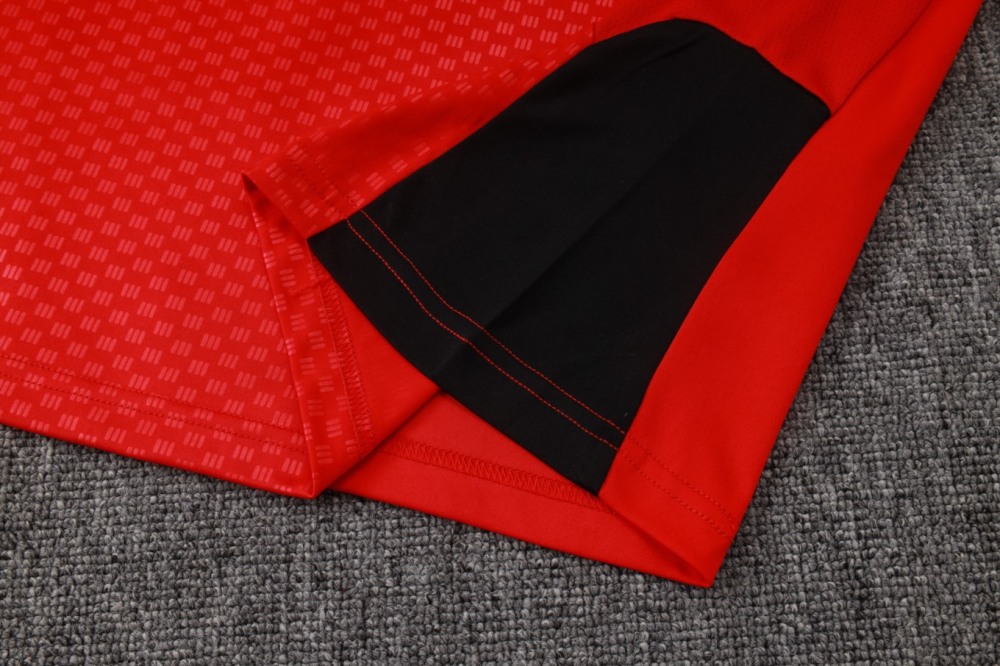 2026 Manchester United Red Training Set Shirt and Shorts