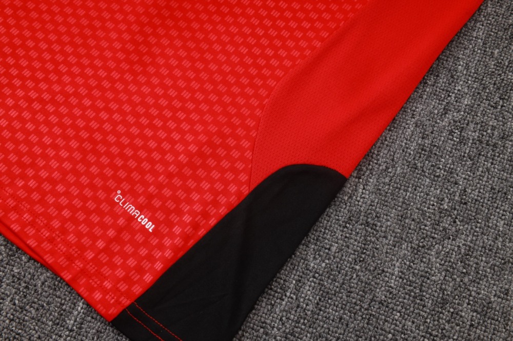 2026 Manchester United Red Training Set Shirt and Shorts
