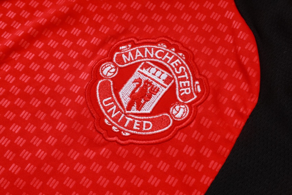 2026 Manchester United Red Training Set Shirt and Shorts