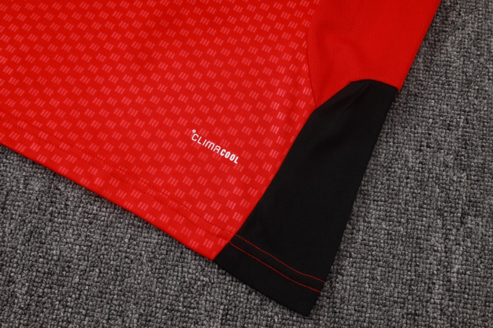 2026 Manchester United Red Training Set Shirt and Shorts