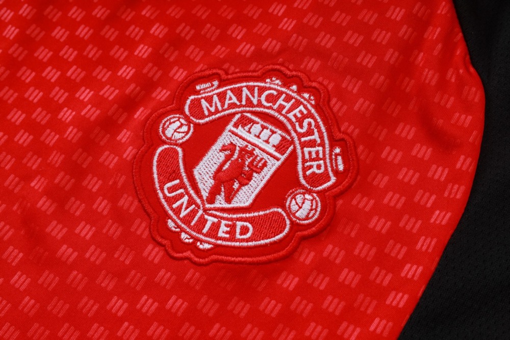 2026 Manchester United Red Training Set Shirt and Shorts