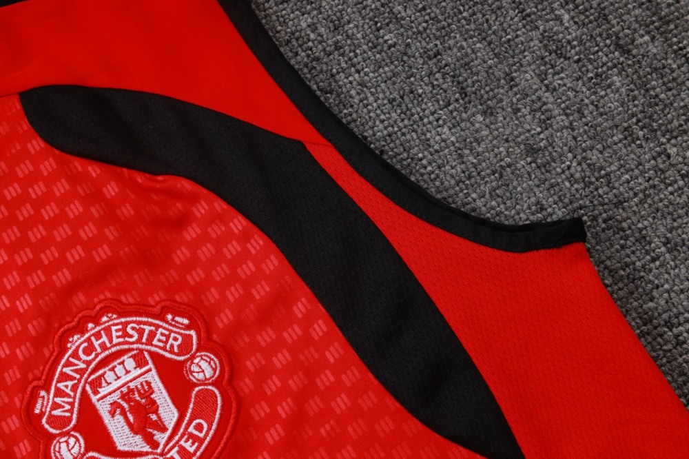 2026 Manchester United Red Training Set Shirt and Shorts