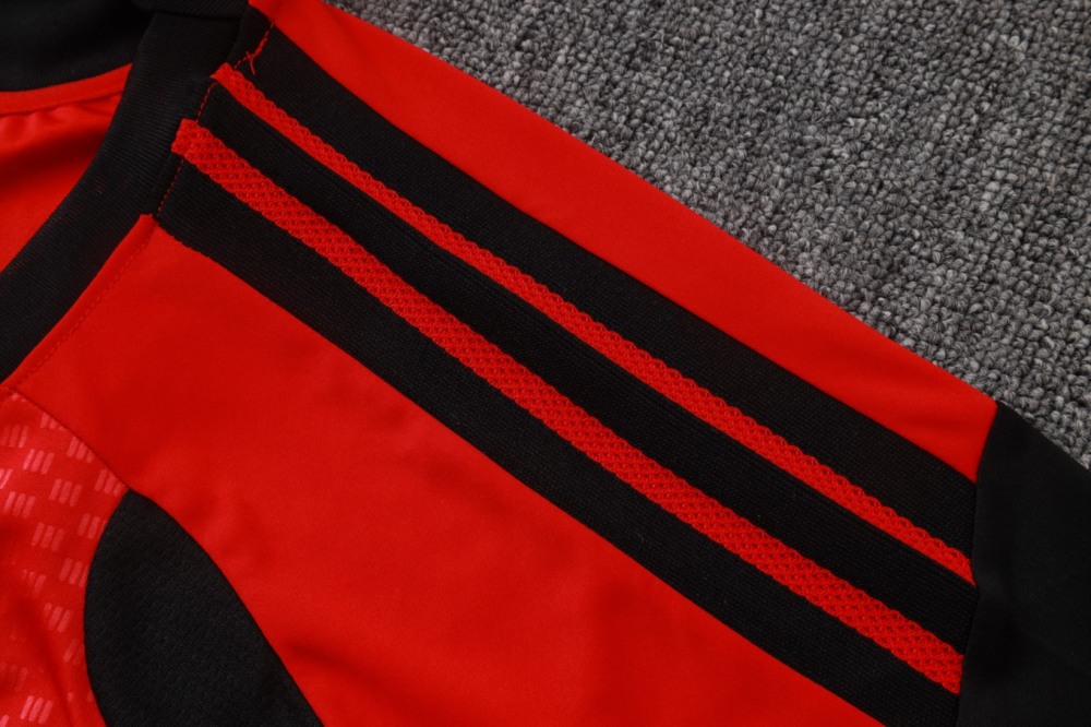 2026 Manchester United Red Training Set Shirt and Shorts