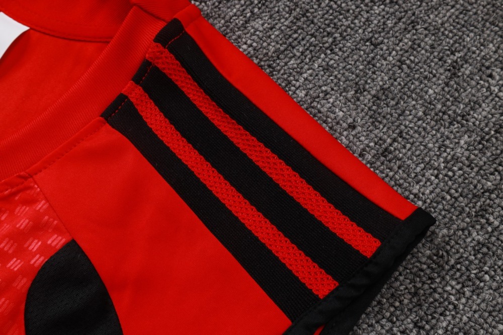 2026 Manchester United Red Training Set Shirt and Shorts