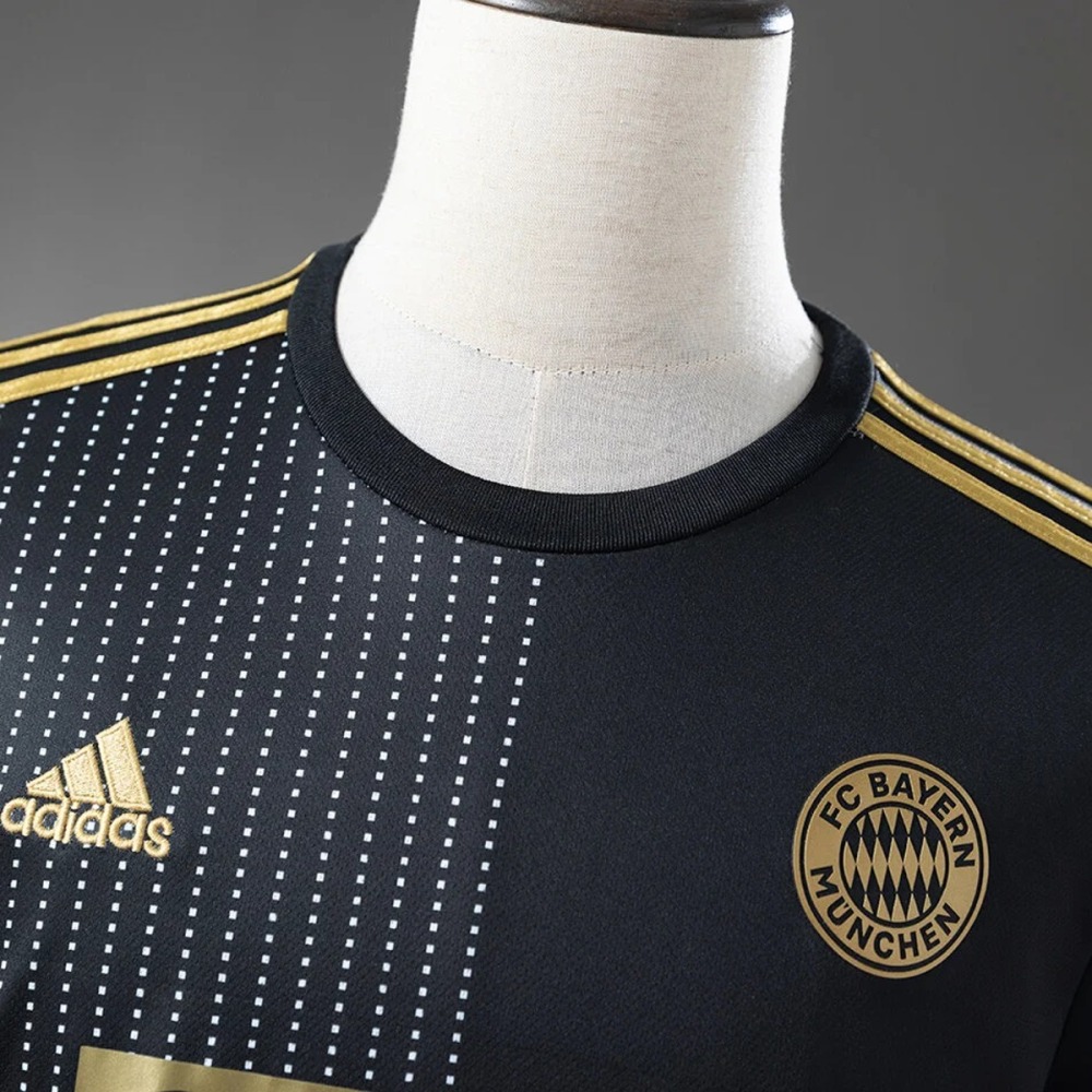 Retro 2021/22 Bayern Munich Home Jersey Fan Version