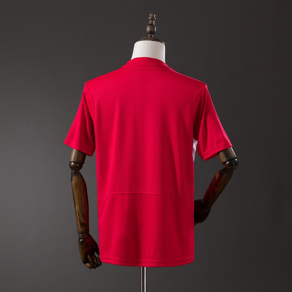 Retro 2004/2005 Liverpool Home Jersey Fan Version